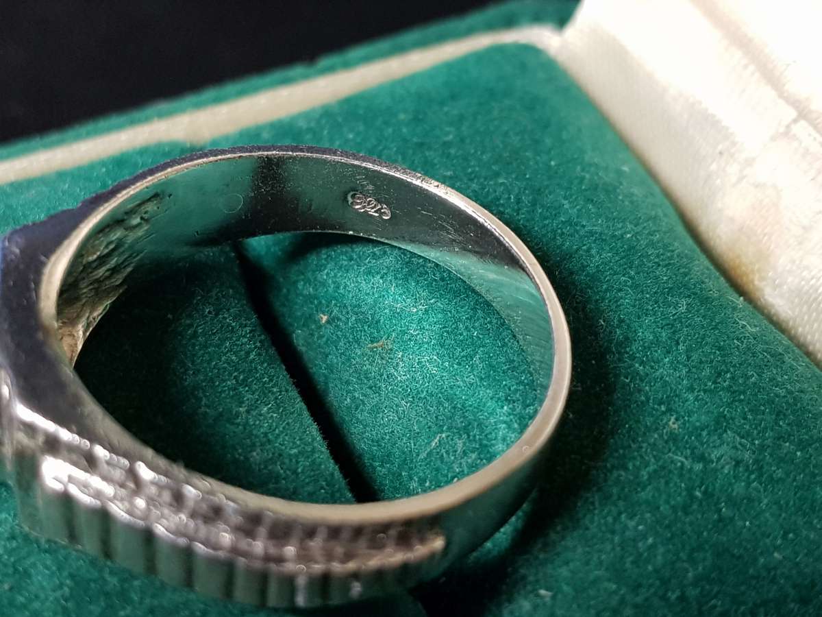Lovely Genuine Solid Sterling Silver Ring In Excellent Condition - [6,25 g]