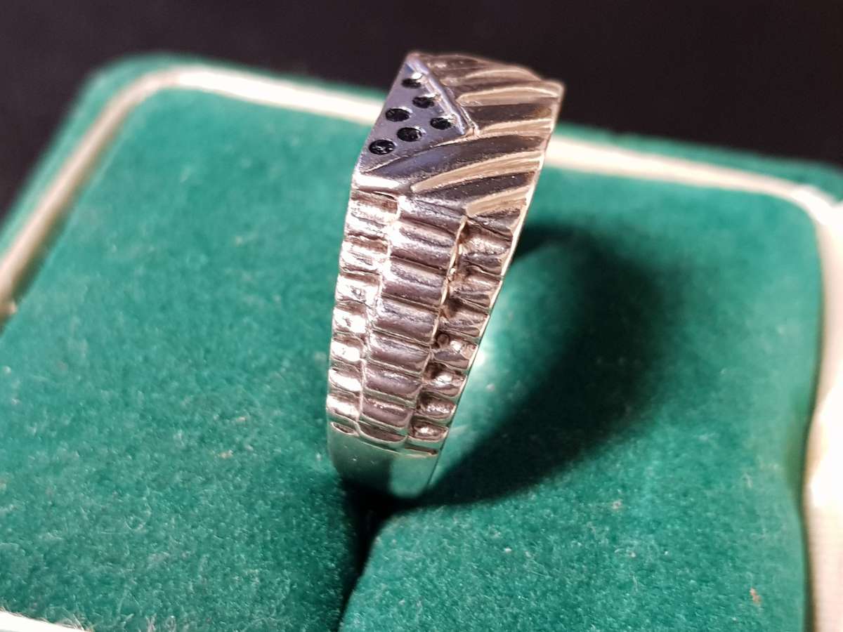 Lovely Genuine Solid Sterling Silver Ring In Excellent Condition - [5,3 g]