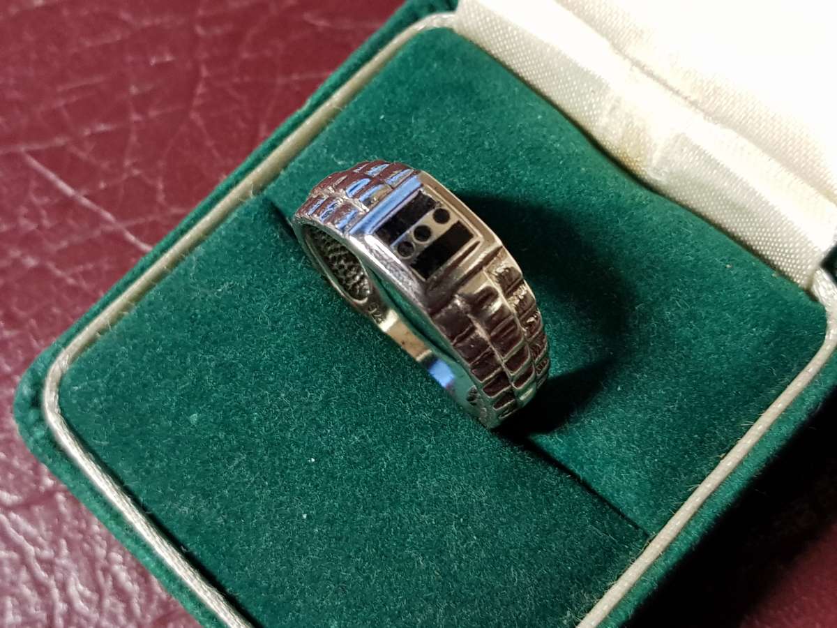 Lovely Genuine Solid Sterling Silver Ring In Very Good Condition - [3,5 g]