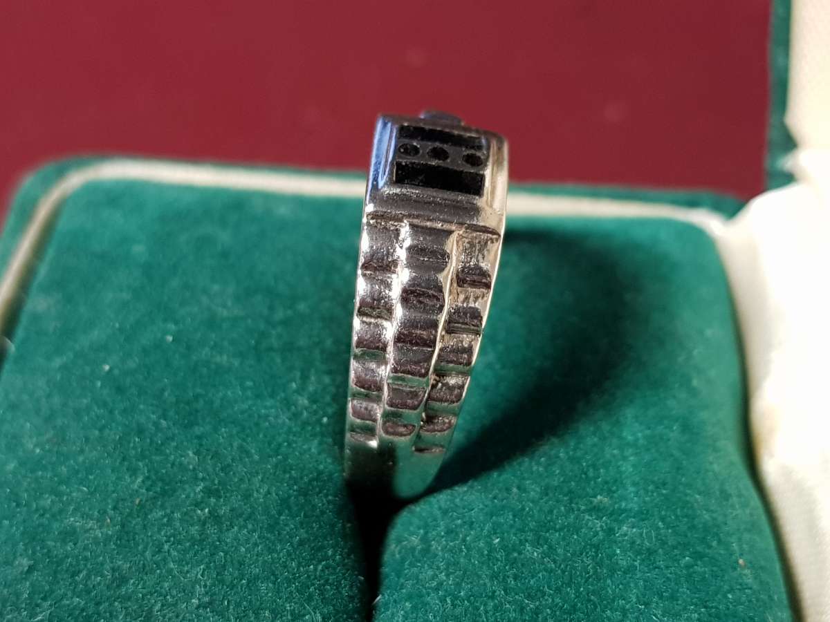 Lovely Genuine Solid Sterling Silver Ring In Very Good Condition - [3,5 g]