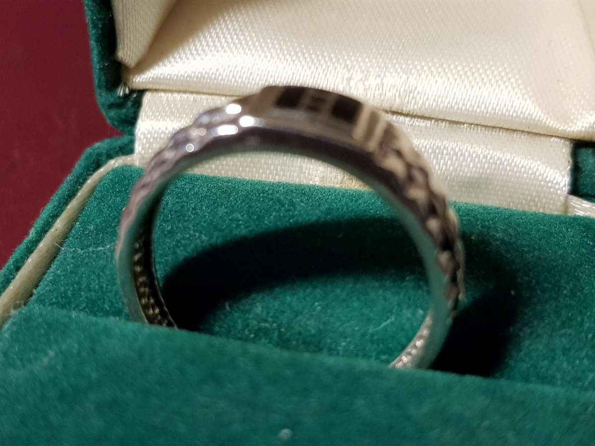 Lovely Genuine Solid Sterling Silver Ring In Very Good Condition - [3,5 g]