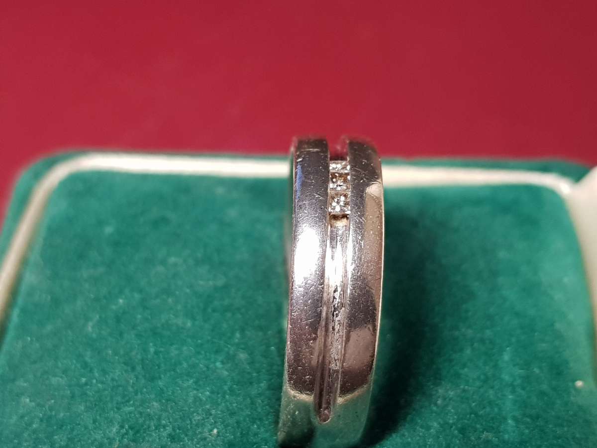Genuine Solid Sterling Silver Ring In Very Good Condition - [5,6 g]