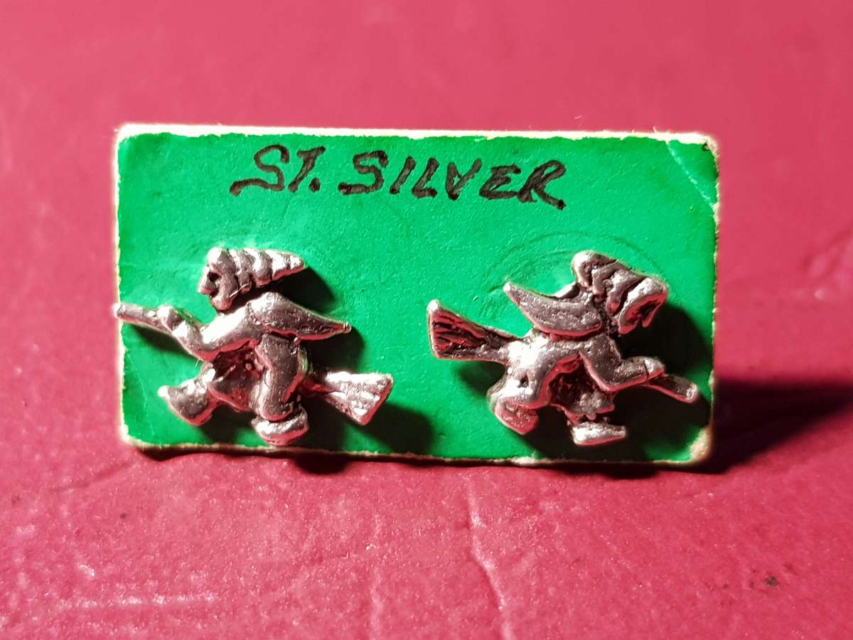 Lovely Genuine Solid Sterling Silver Earrings In Perfect Condition - [1 g]