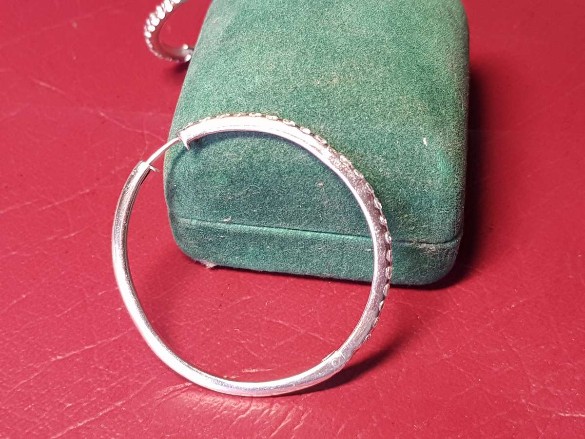 Lovely Genuine Solid Sterling Silver Earrings in Very Good Condition - [10,8 g]