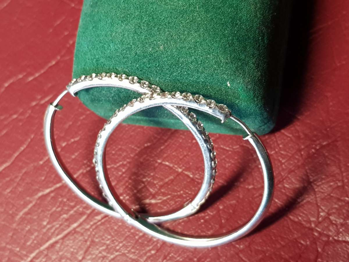 Lovely Genuine Solid Sterling Silver Earrings in Very Good Condition - [10,8 g]