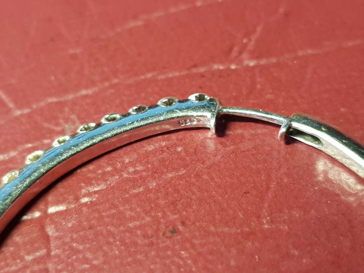 Lovely Genuine Solid Sterling Silver Earrings in Very Good Condition - [10,8 g]