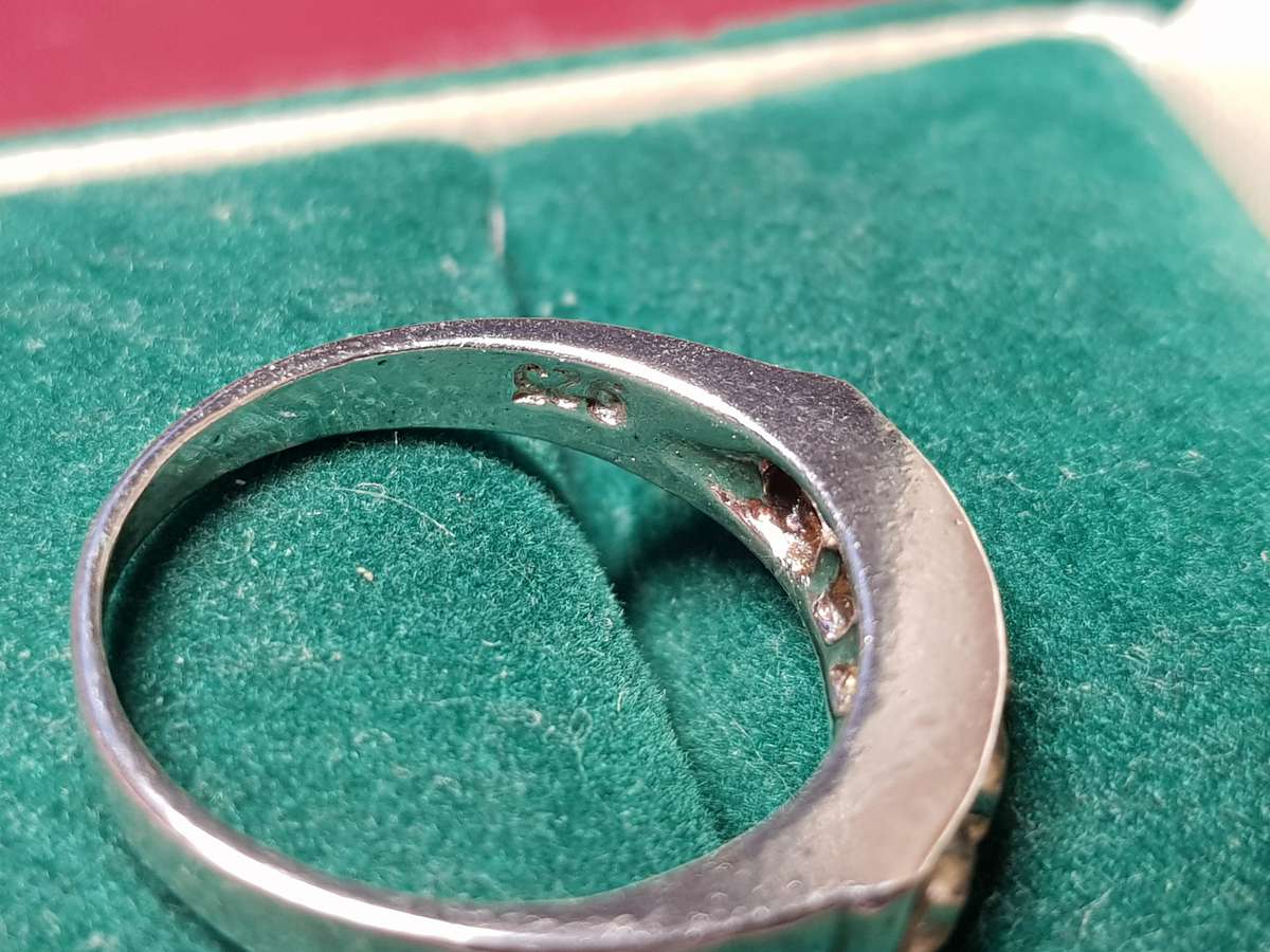 Lovely Genuine Solid Sterling Silver Ring In Excellent Condition - [2,8 g]