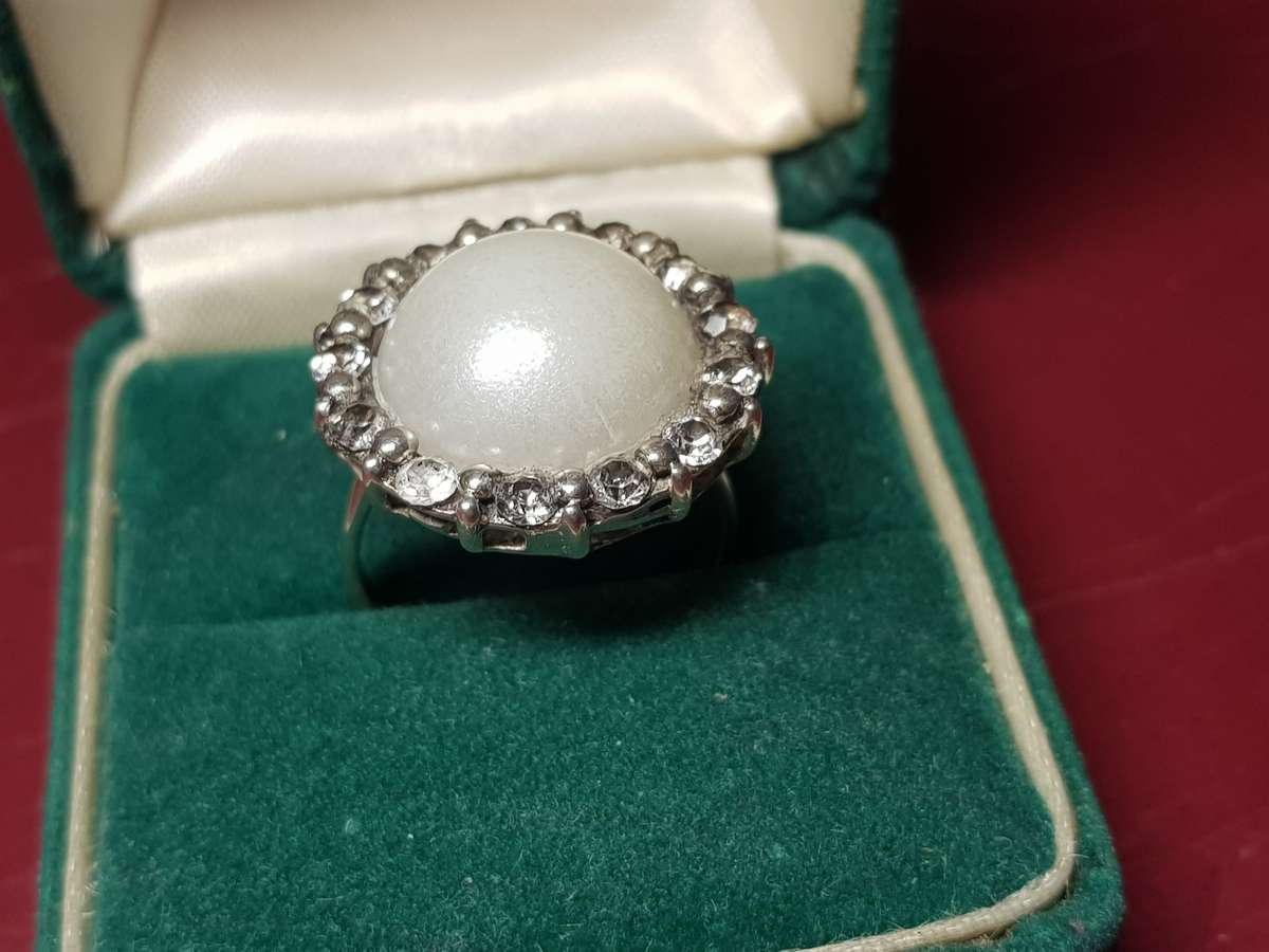 Lovely Vintage Genuine Solid Sterling Silver Ring In Very Good Condition - [5,4 g]