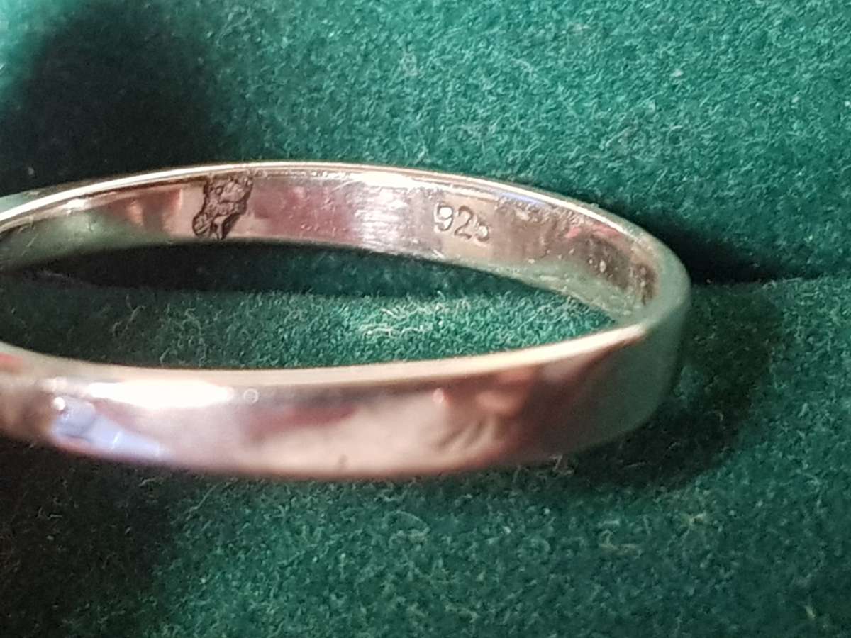 Lovely Vintage Genuine Solid Sterling Silver Ring In Very Good Condition - [5,4 g]