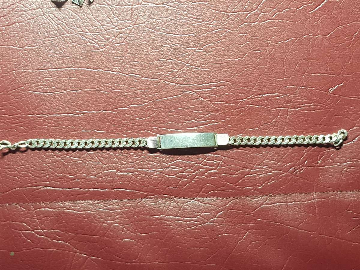 Lovely Genuine Solid Sterling Silver Name Bracelet In Very Good Condition - [12 g]