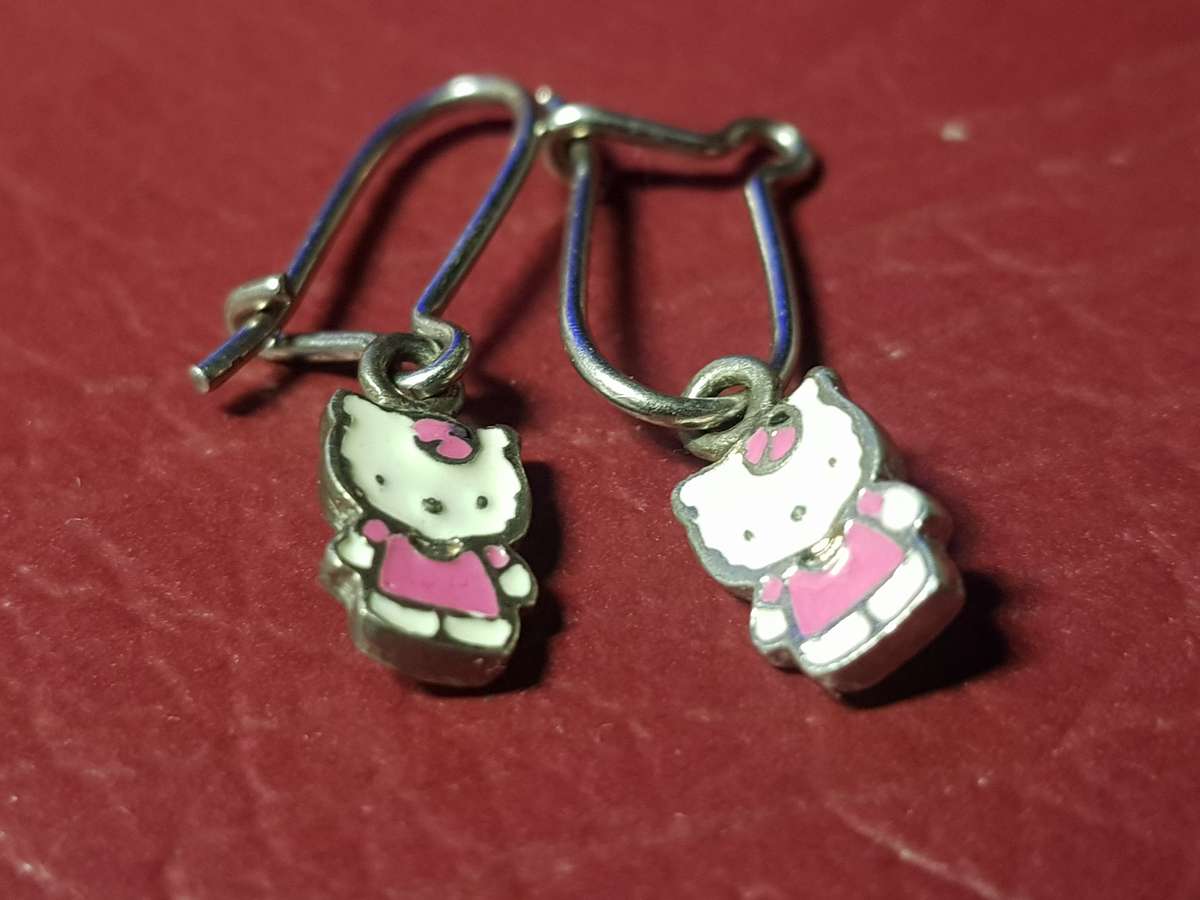 Lovely Genuine Solid Sterling Silver Earrings in Excellent Condition - [1,7 g]