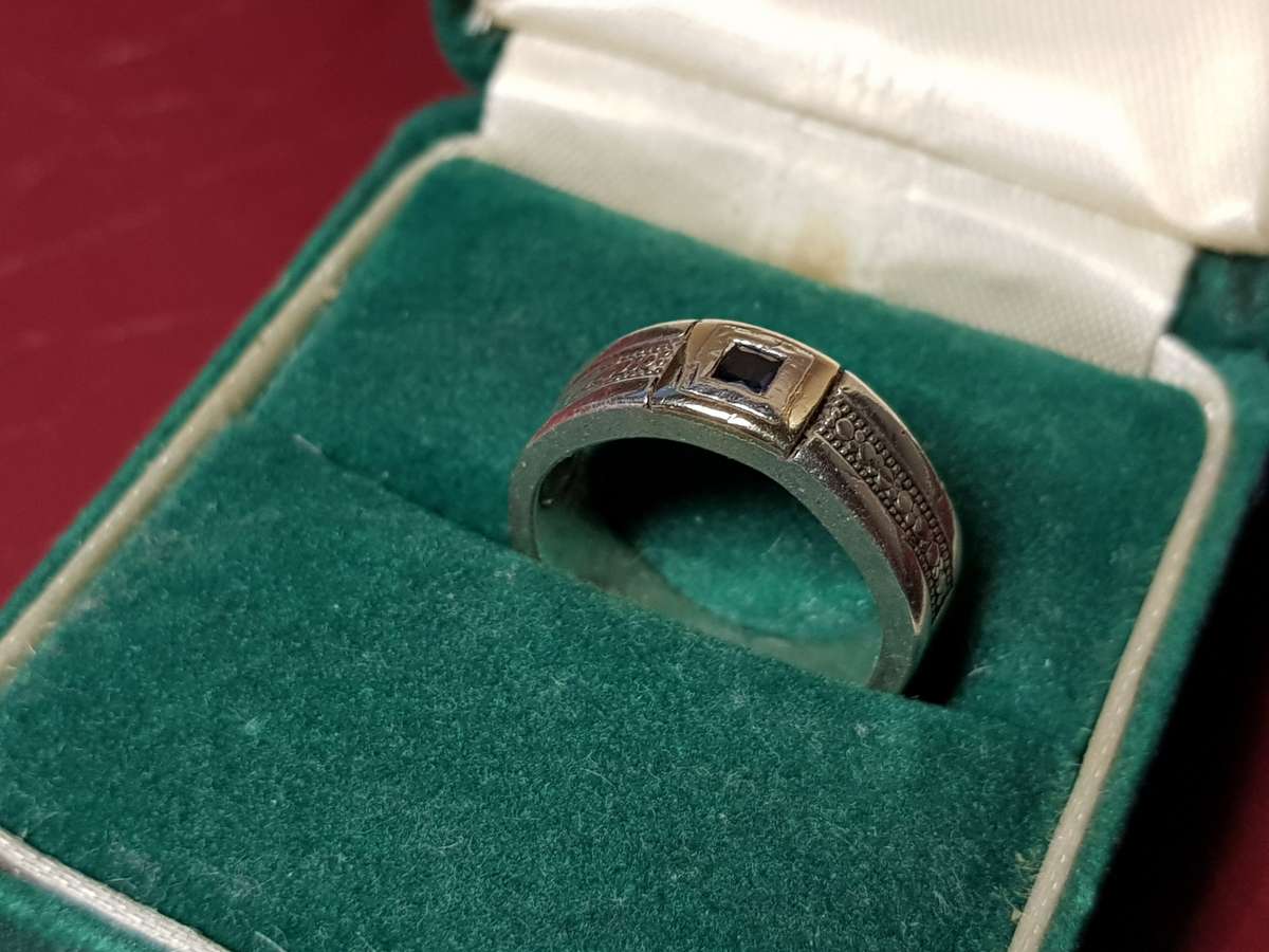 Lovely Genuine Solid Sterling Silver Ring With 9 ct Gold Inlay With Sapphire  - [4,8 g]