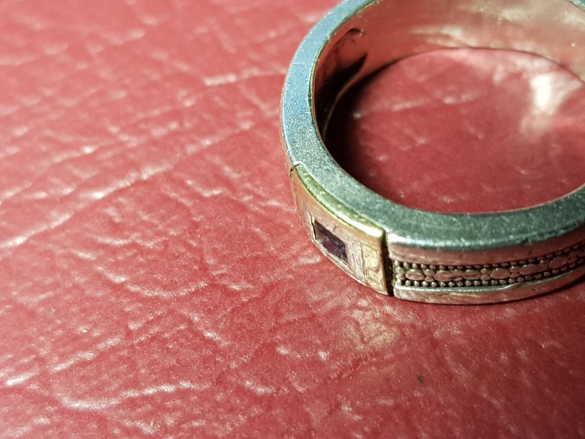 Lovely Genuine Solid Sterling Silver Ring With 9 ct Gold Inlay With Sapphire  - [4,8 g]