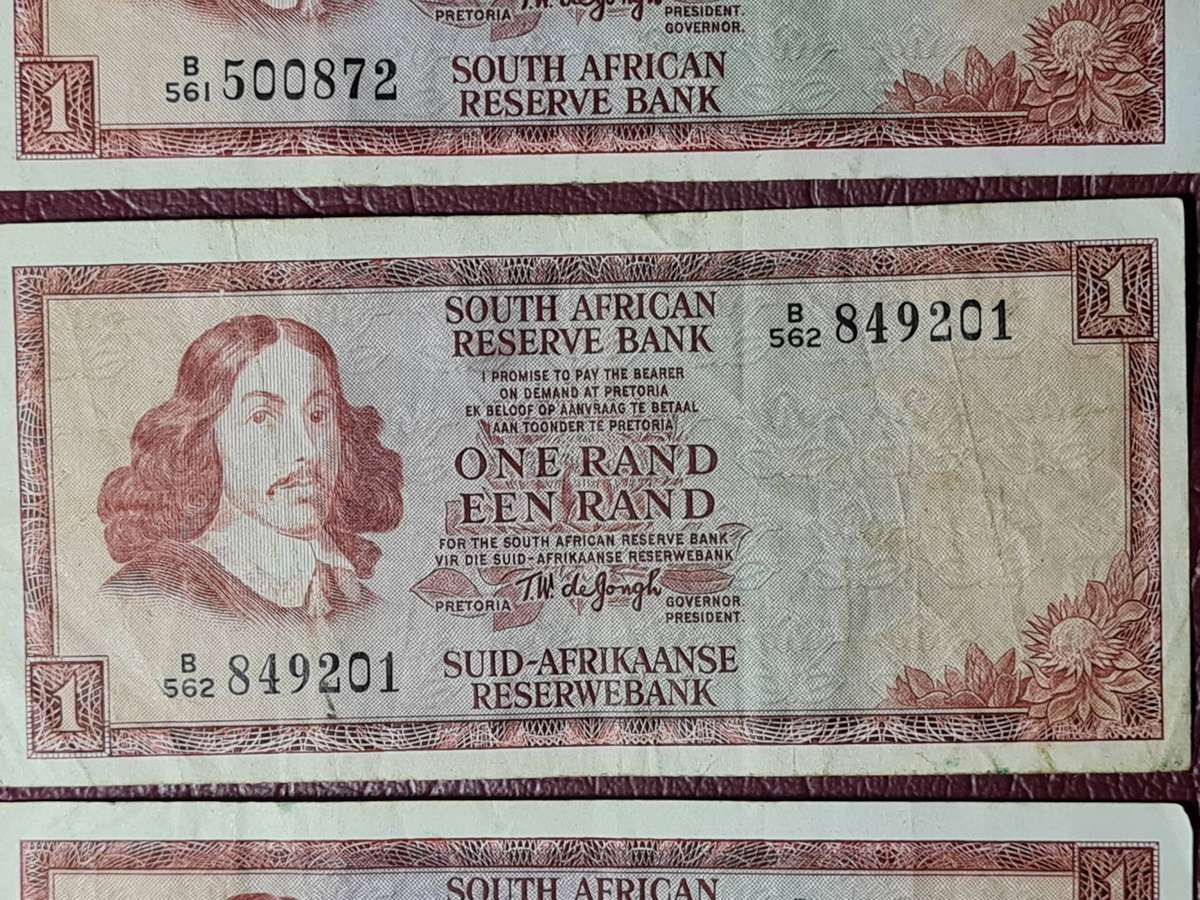 3 x SARB R1 Notes - TW De Jongh