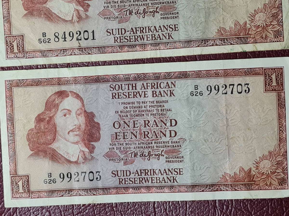 3 x SARB R1 Notes - TW De Jongh