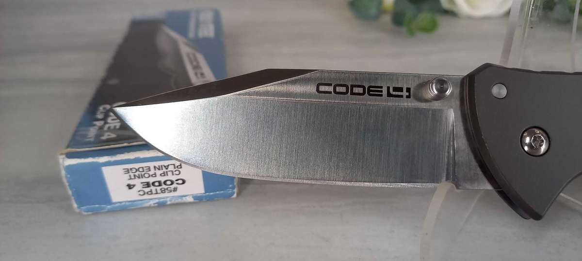 Cold steel Code 4 Folding knife