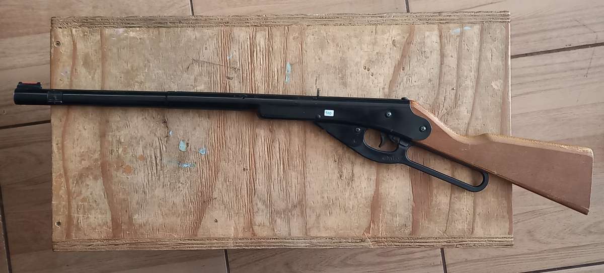 Daisy Buck model 105 air/BB gun preloved