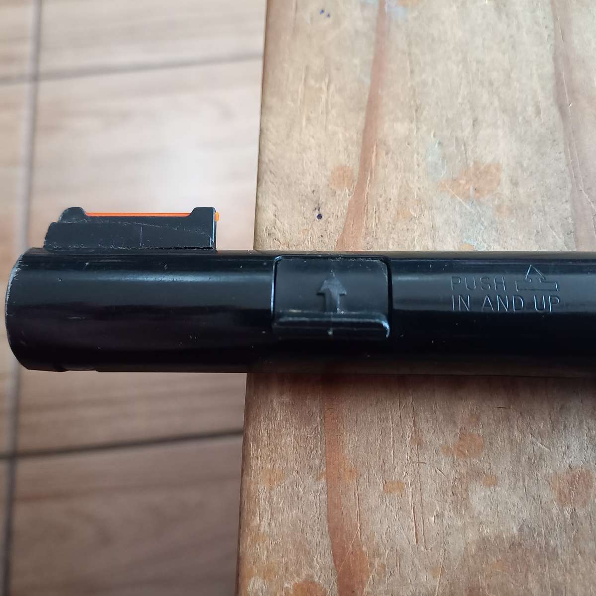 Daisy Buck model 105 air/BB gun preloved
