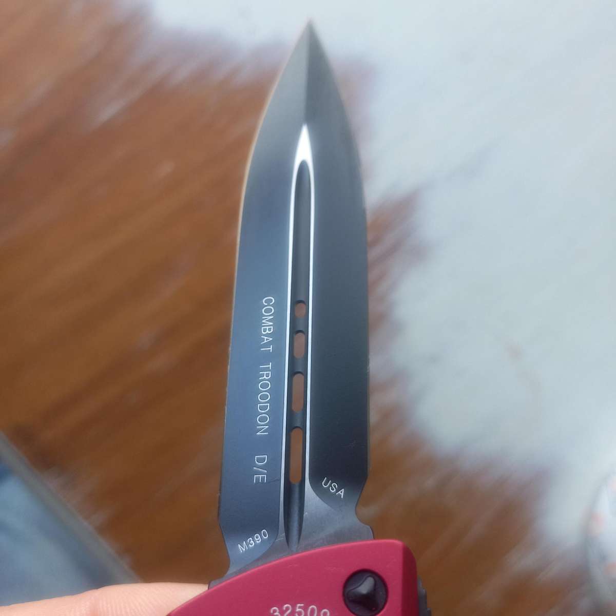 Microtech Combat Troodon