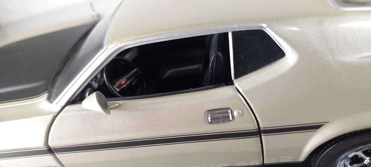 Ford Mustang Boss 351 1971 By Sunstar in 1/18 scale