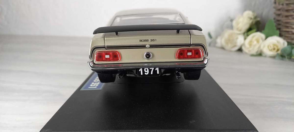 Ford Mustang Boss 351 1971 By Sunstar in 1/18 scale