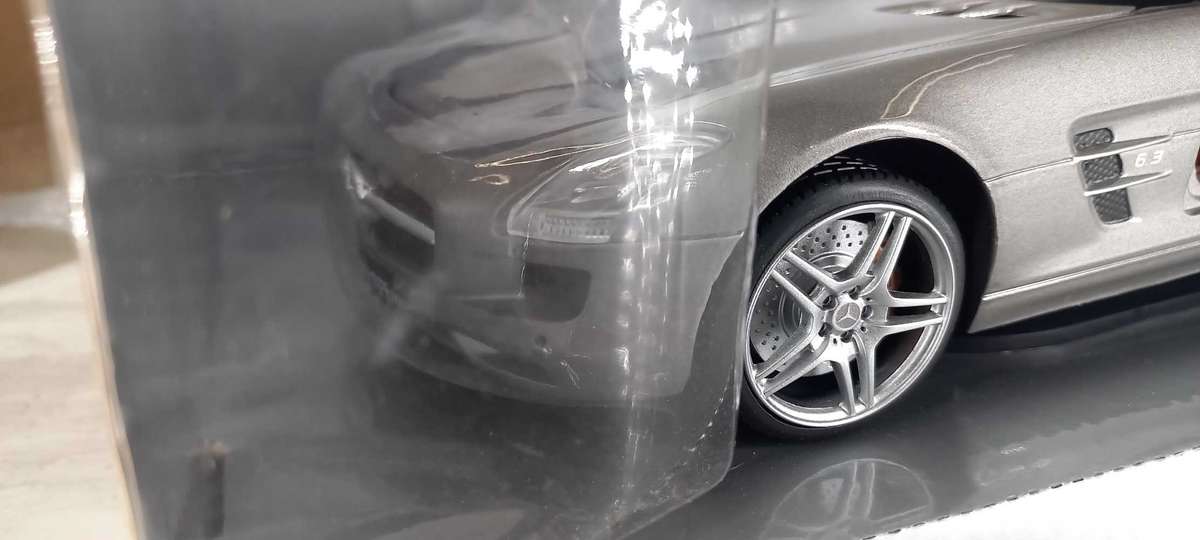 Mercedes-Benz SLS AMG By Mondo Motors in 1:18 scale