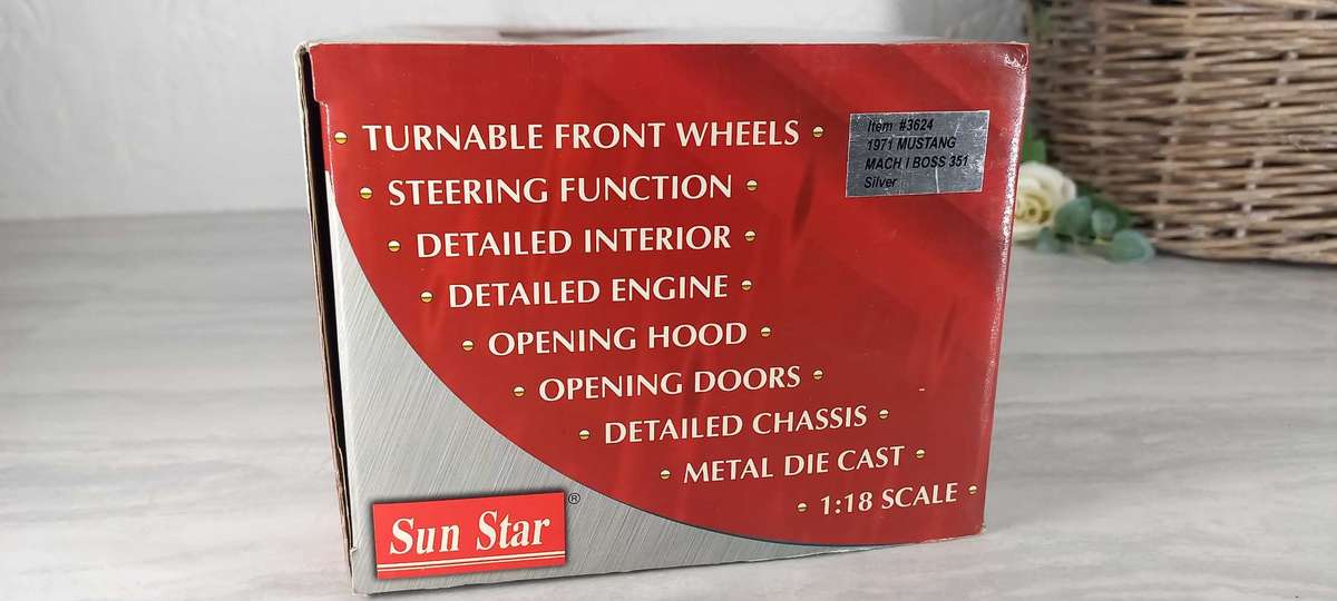 Ford Mustang Boss 351 1971 By Sunstar in 1/18 scale