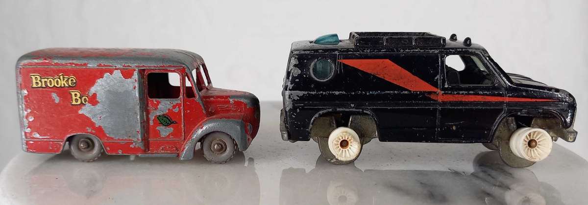 Vintage Diecast lot A (needs restore)