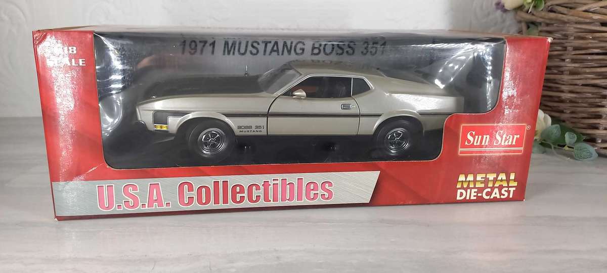 Ford Mustang Boss 351 1971 By Sunstar in 1/18 scale