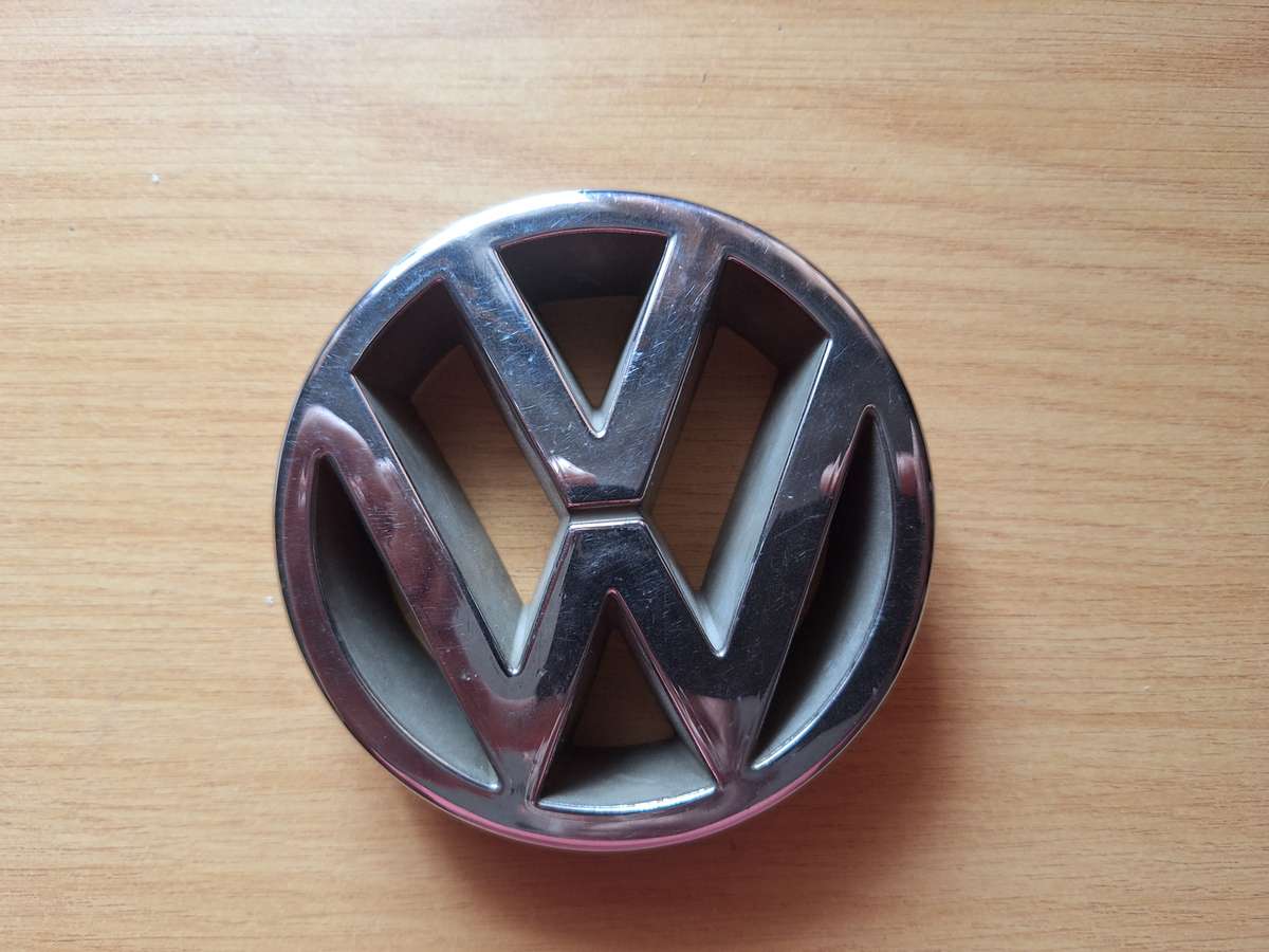 Vintage volkswagen clip on car badge