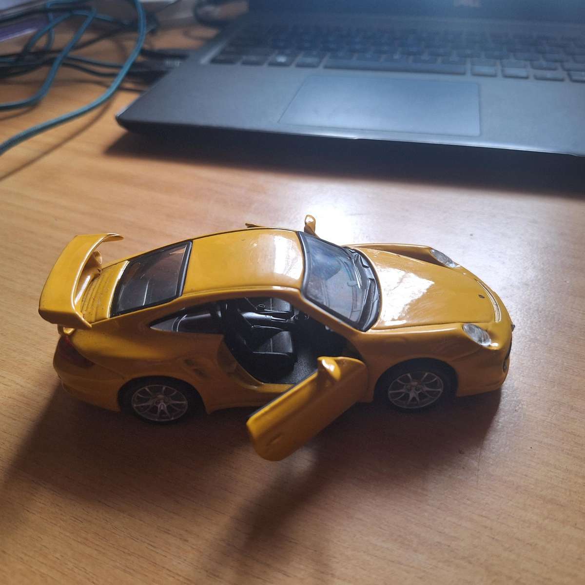 Porche 911 GT2 die cast model 1:32