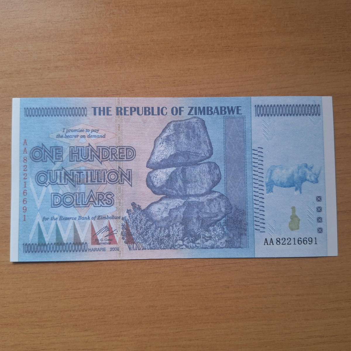 Zimbabwian 100 Quitillion Rhino commemorative banknote
