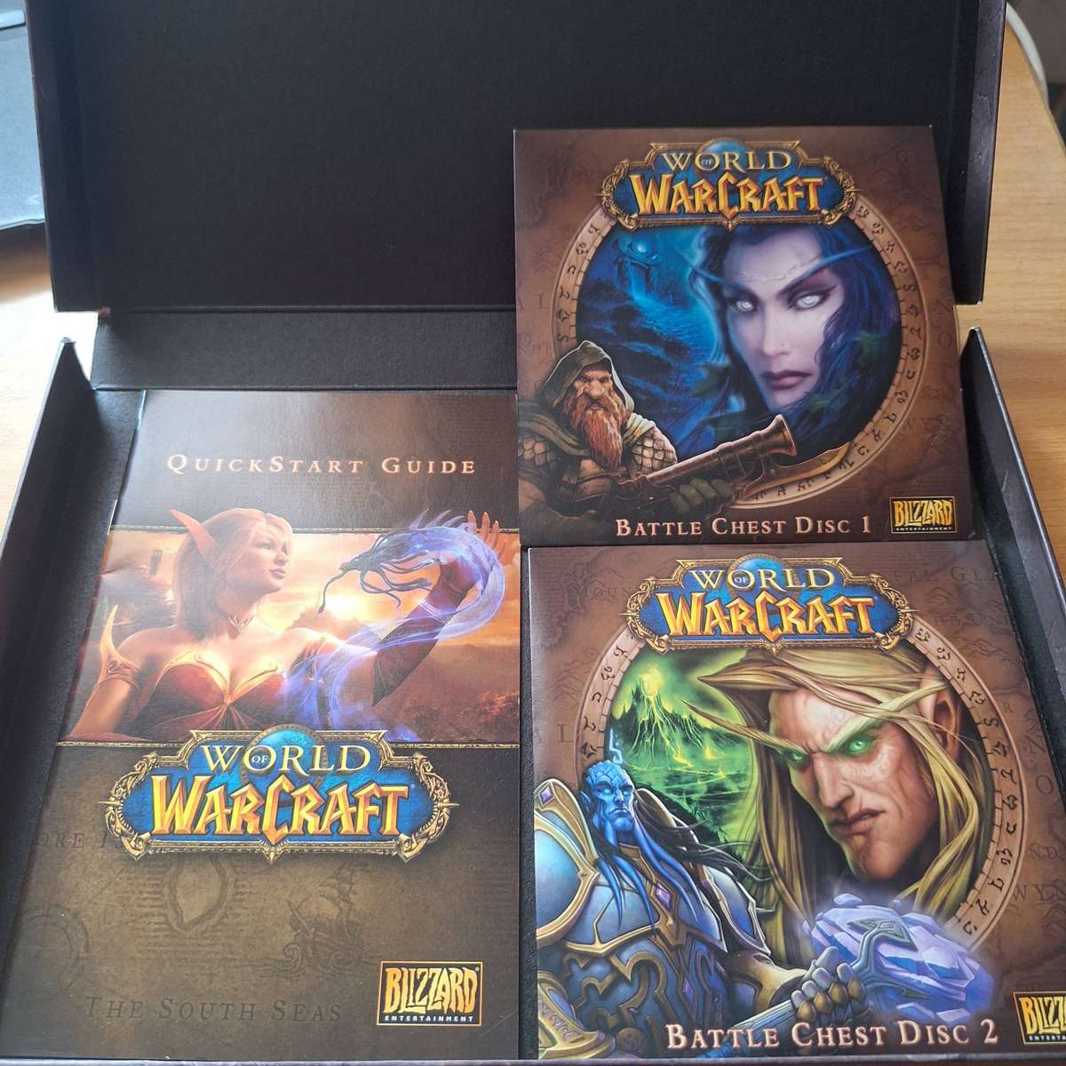 World of Warcraft Battle Chest with  disks and Quickstart guide