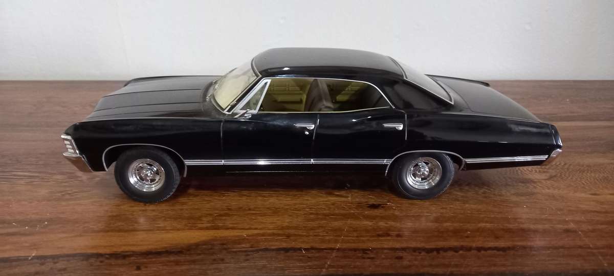 '67 Chevrolet Impala SS  M Car  Scale 1/18  E Make  MOTERMAX To Clear - Madness