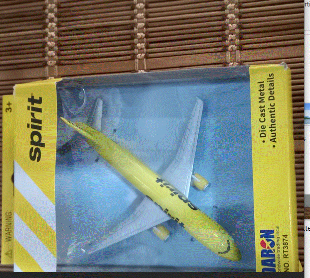 Airbus 320 Spirit Airlines  Die Cast Model   (  Scale 1/148 ?)  T/Make DARON New  in Pack  Q/Disc.
