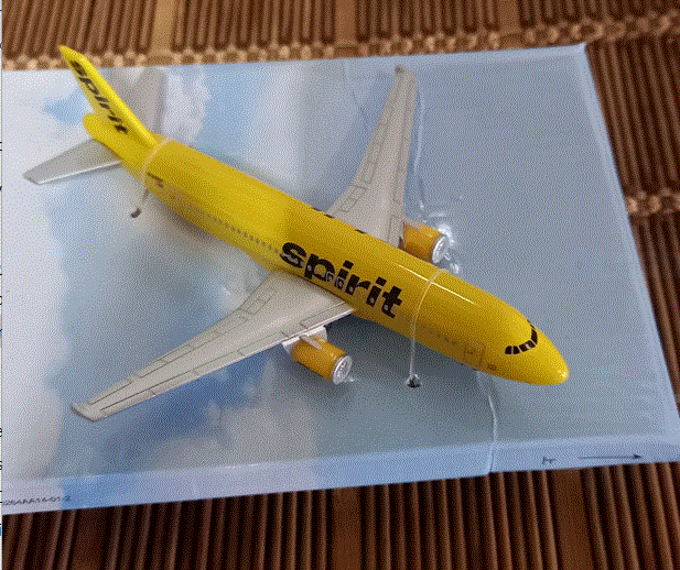 Airbus 320 Spirit Airlines  Die Cast Model   (  Scale 1/148 ?)  T/Make DARON New  in Pack  Q/Disc.