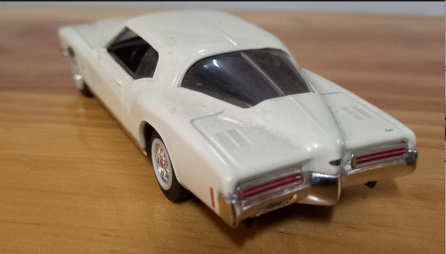 '71 Buick Rivier   Die Cast Model  1/43   Road Signature - T Make   - Madness