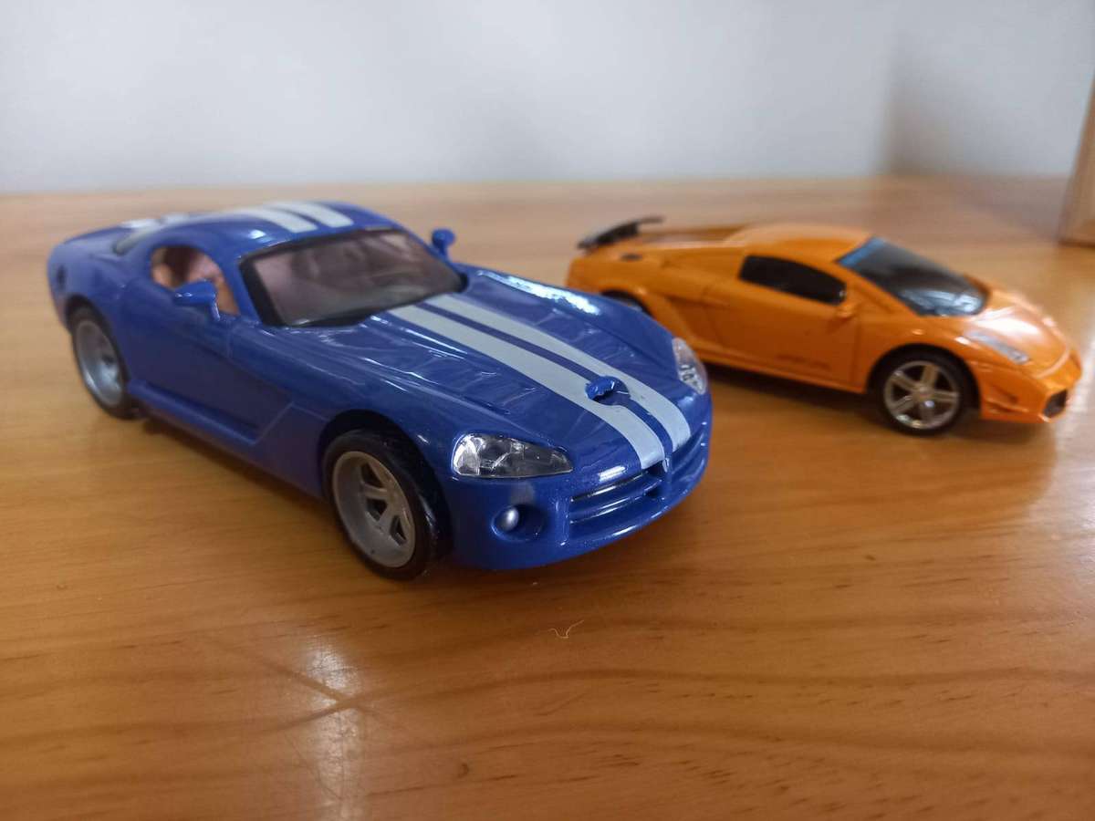Lamborghini & Dodge Viper LAL Die Cast Combo P/Back Toy  1/43 & 1/32  New   Special " Combo  x 2 )