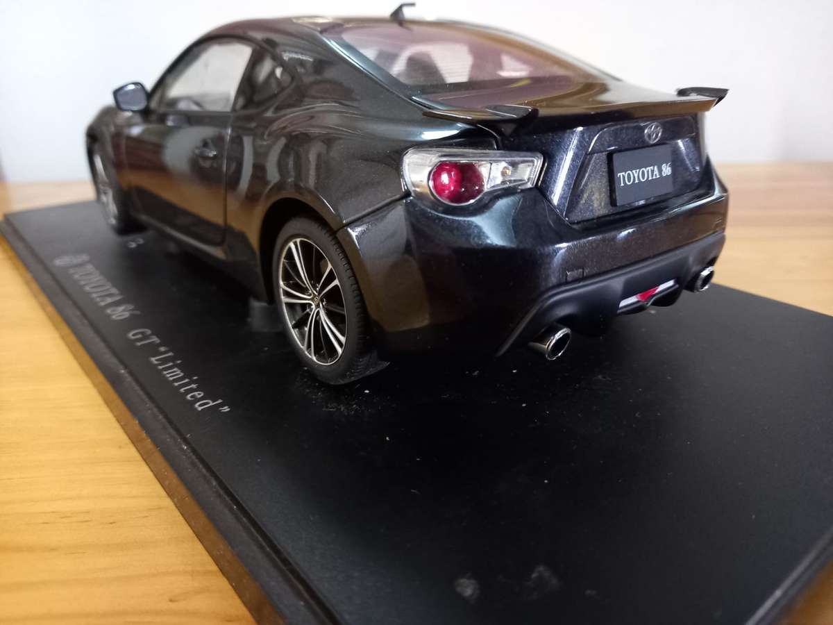 Special Listing for RieBad - Toyota 86 GT Limited Die Cast Model AUTOART Scale 1/18  New on Base