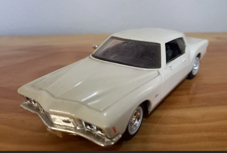 '71 Buick Rivier   Die Cast Model  1/43   Road Signature - T Make   - Madness