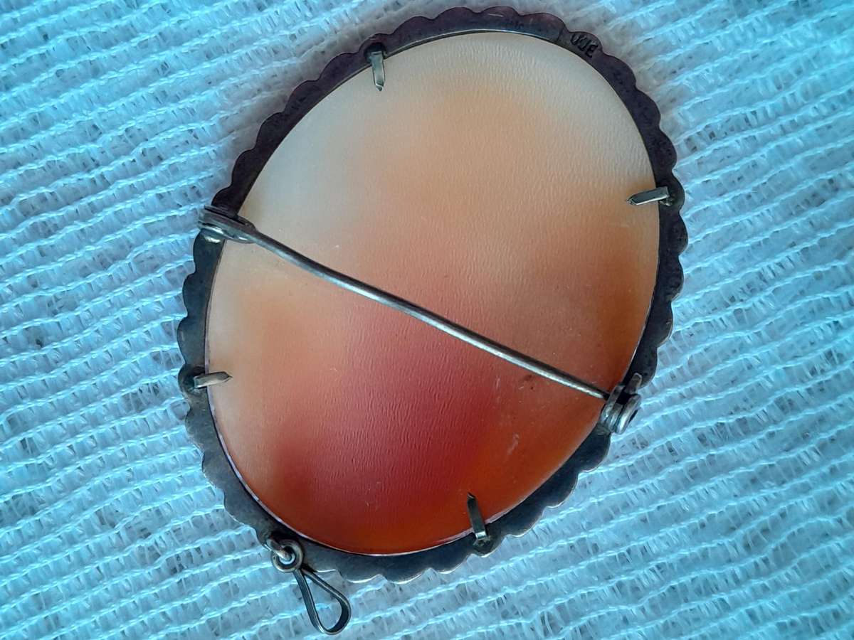 Cameo Marcasite Shell Brooch Silver