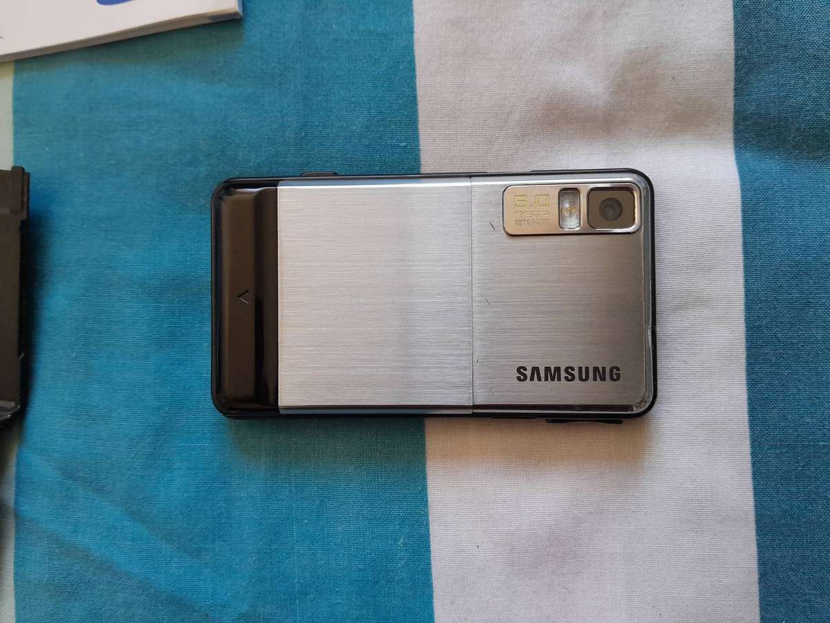 Samsung SGH 480 bundle