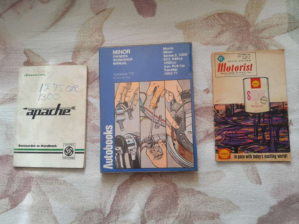 Morris Minor workshop manual /car books