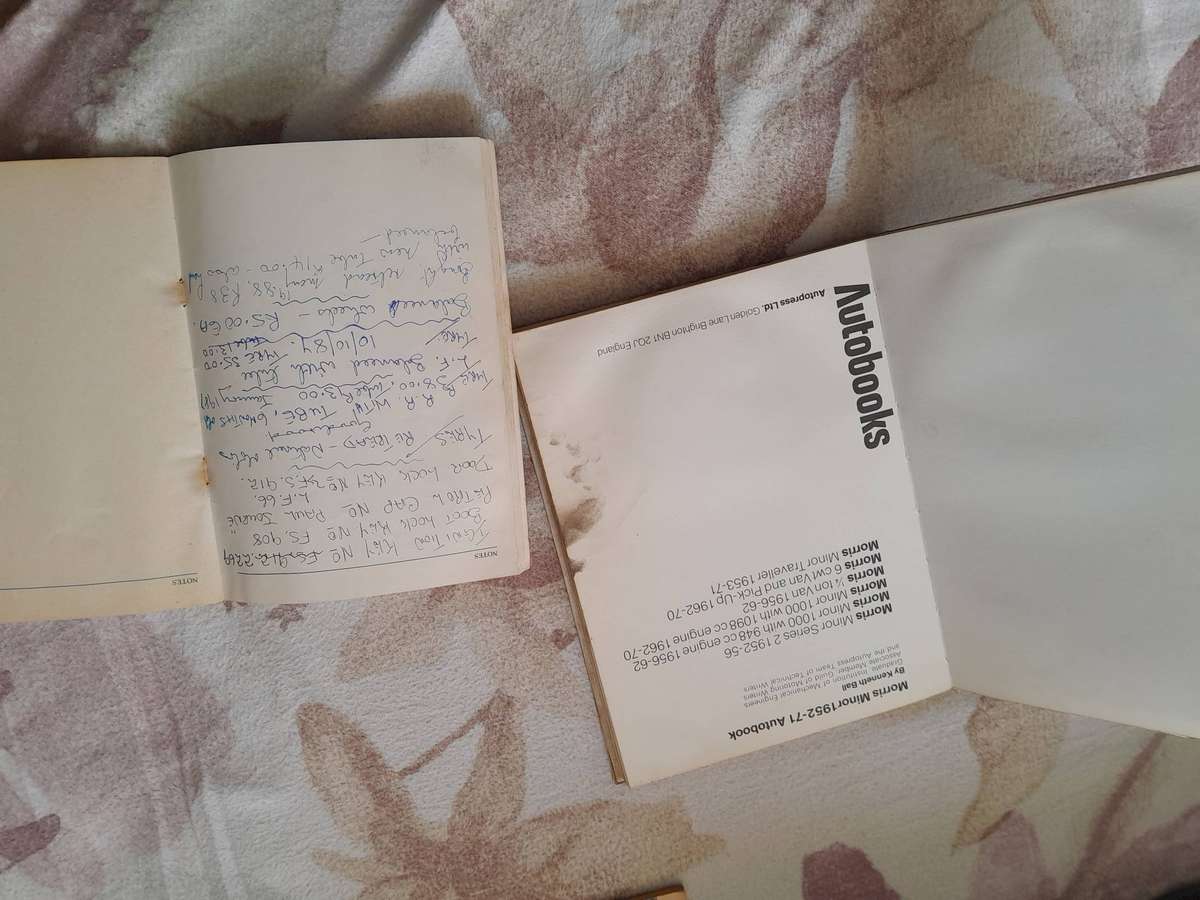 Morris Minor workshop manual /car books