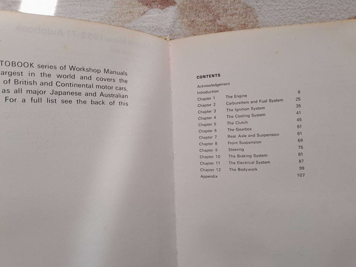 Morris Minor workshop manual /car books
