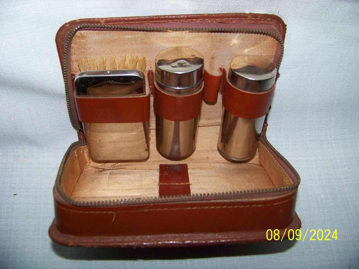 Antique Travelers Grooming Kit
