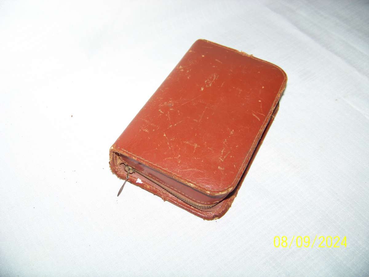 Antique Travelers Grooming Kit