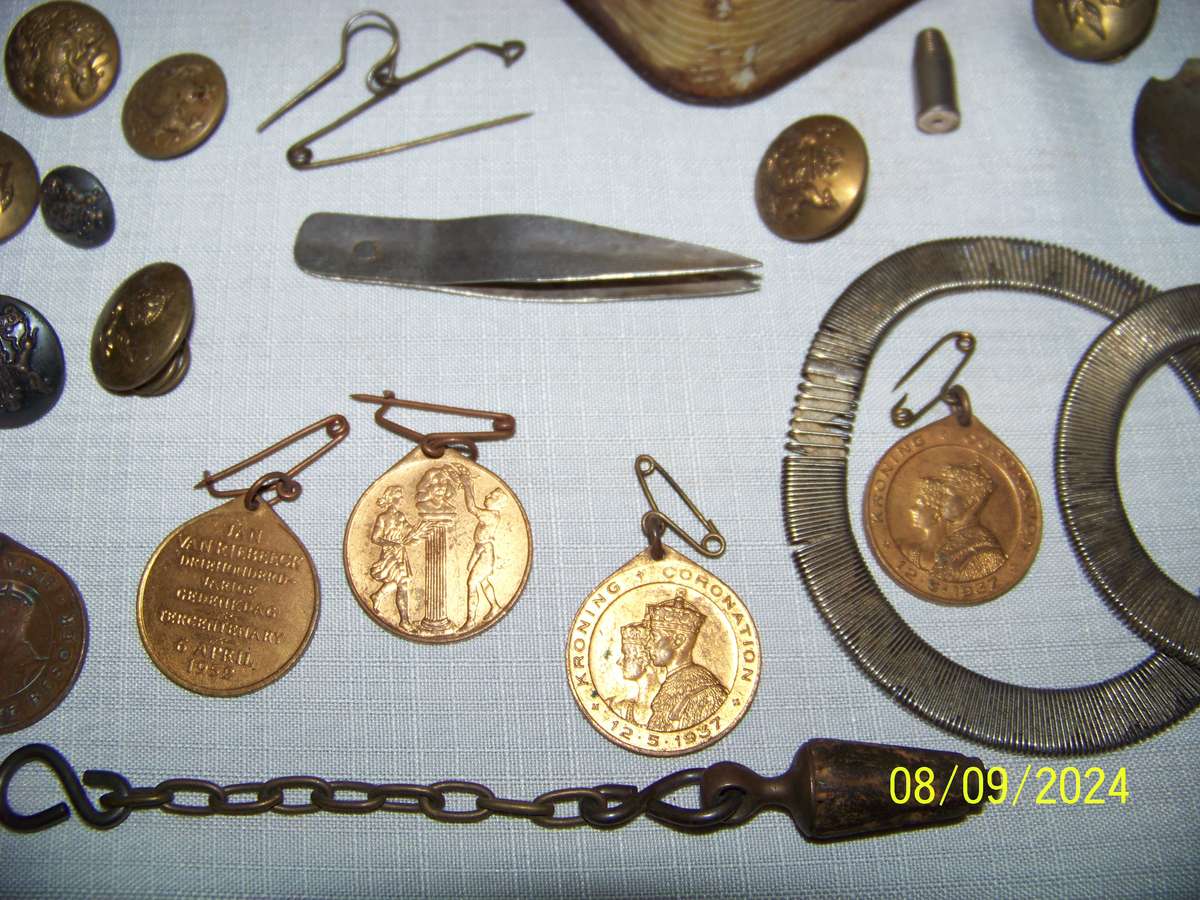 Old Tin full of Old Stuff