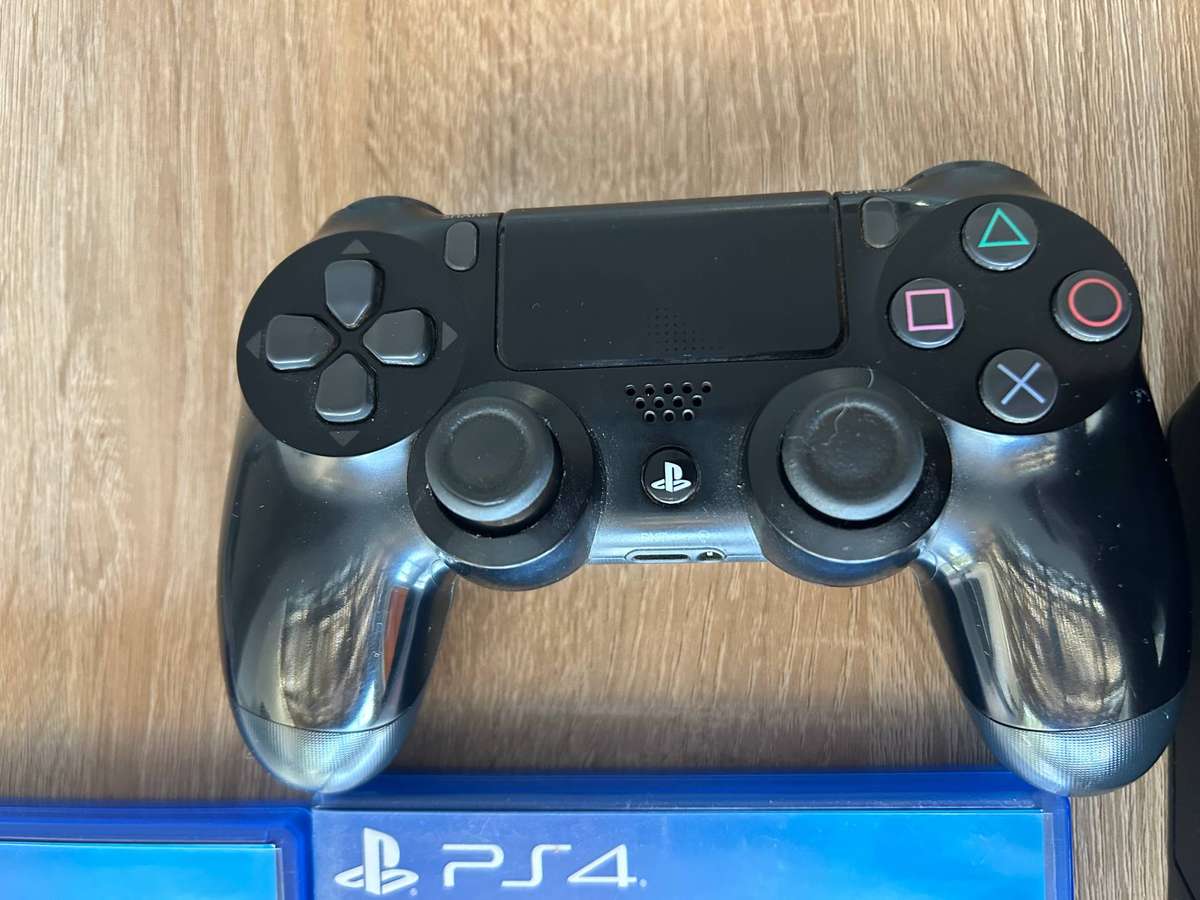 Sony PS4 Slim 500GB + 1 Controller + 2 Games