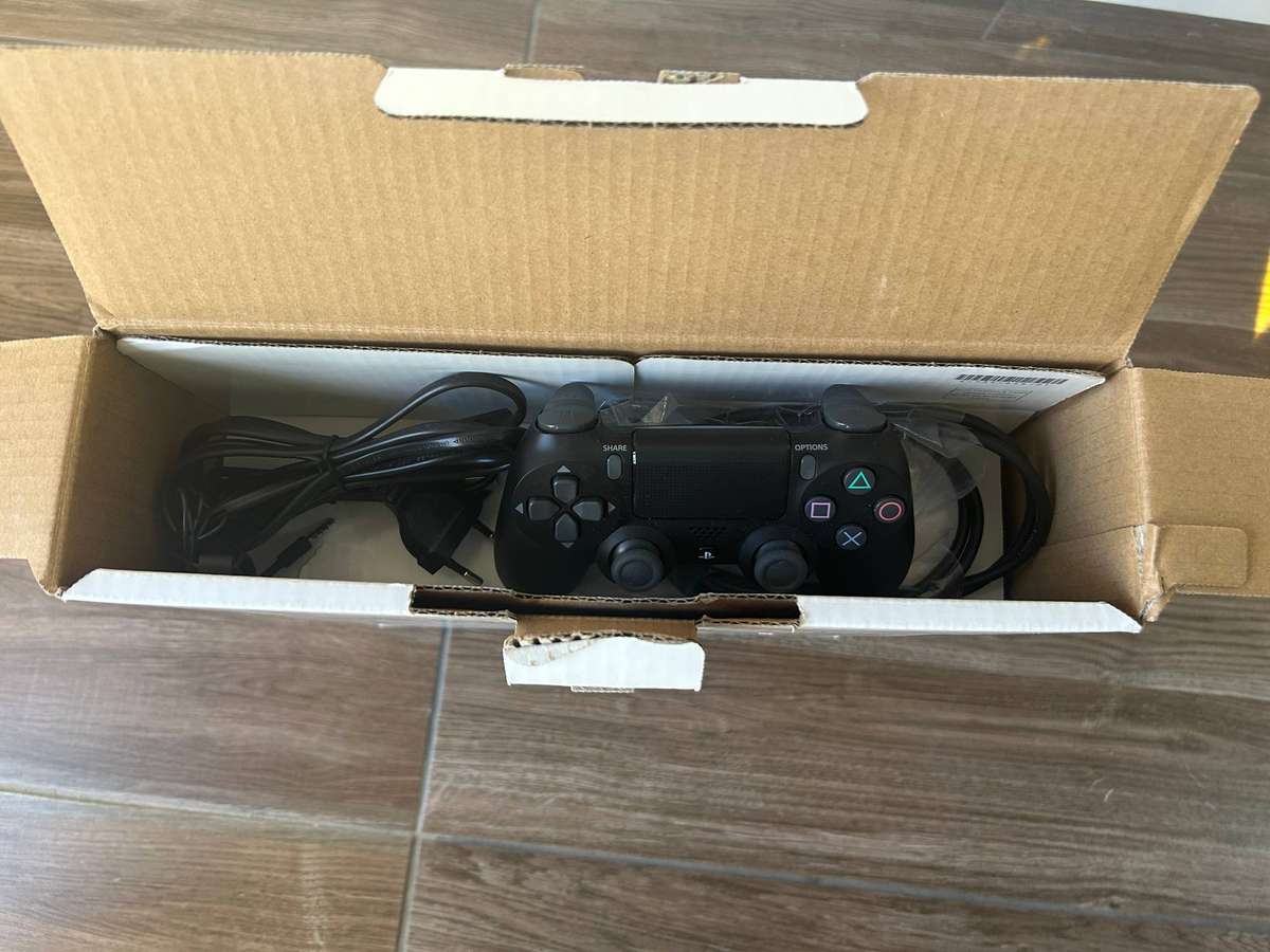 Sony PS4 Slim 500GB + 1 Controller (Boxed with Orignal box)